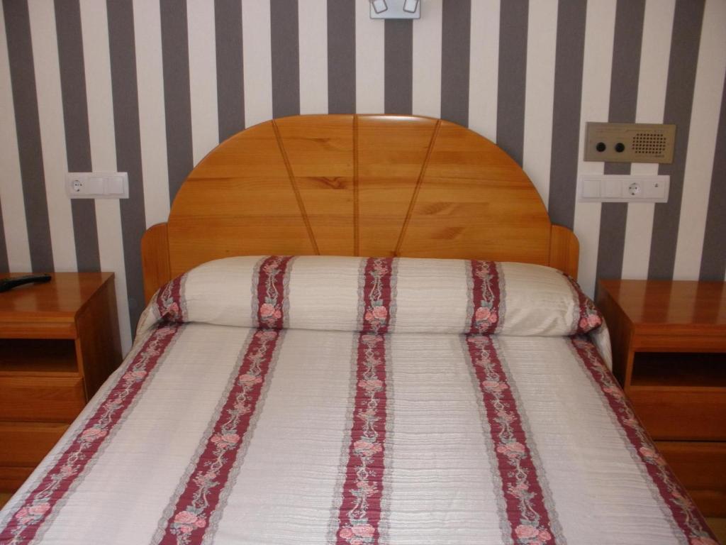 Hostal Virgen Del Villar Laguna de Duero Quarto foto