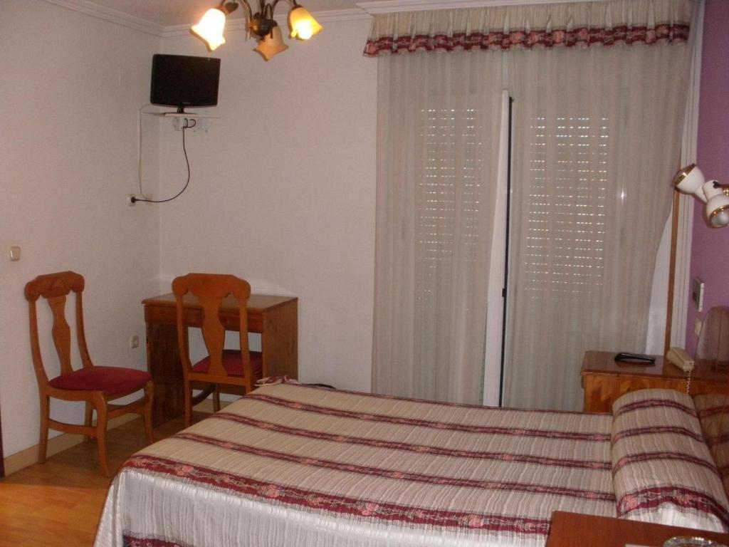 Hostal Virgen Del Villar Laguna de Duero Quarto foto