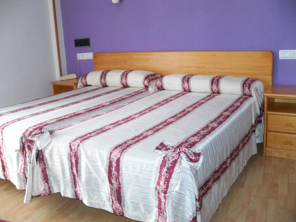Hostal Virgen Del Villar Laguna de Duero Quarto foto