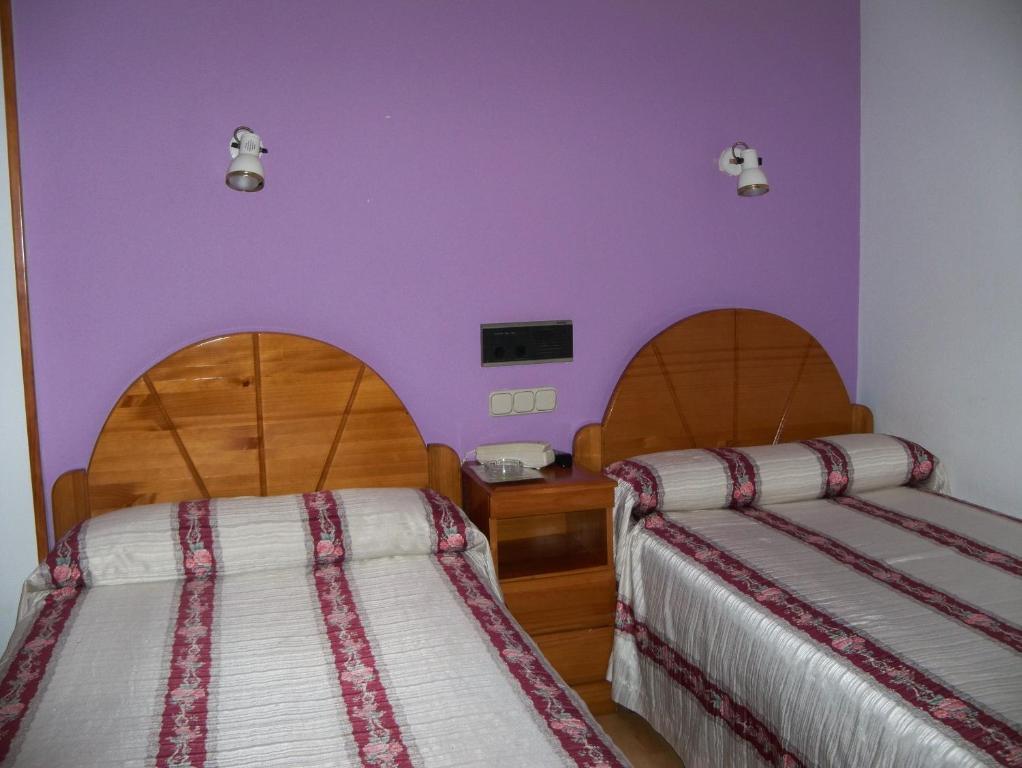Hostal Virgen Del Villar Laguna de Duero Quarto foto